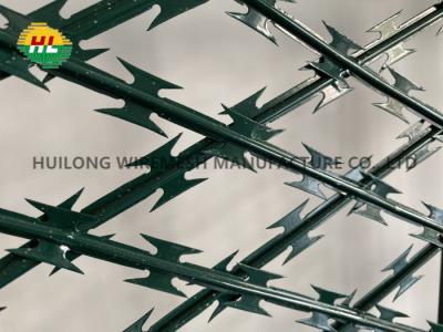 中国 緑ポリ塩化ビニールは塀のパネルとしてBto-22かみそりの有刺鉄線に塗った 販売のため