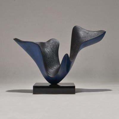中国 スペース抽象的な樹脂の彫刻は、現代キャビネットの金属のアートワーク装飾を彫る 販売のため