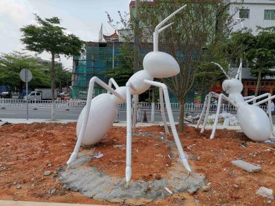 China Ornamentos contemporáneos blancos del jardín de Ant Metal Animal Sculptures Square en venta