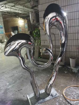 China Escultura abstracta al aire libre de acero inoxidable que pule esculturas modernas grandes del jardín en venta