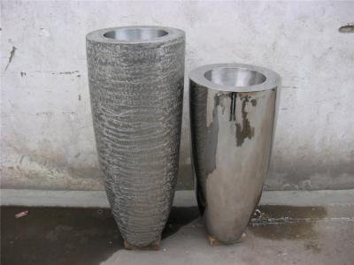 Chine Grands travaux en laiton en vrac de travail manuel de pot de fleur d'acier inoxydable de pot de fleur en métal à vendre