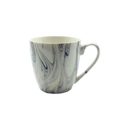 中国 カプチーノは14のOZの陶磁器のコーヒー・マグ北欧様式を織るために大理石模様をつける 販売のため