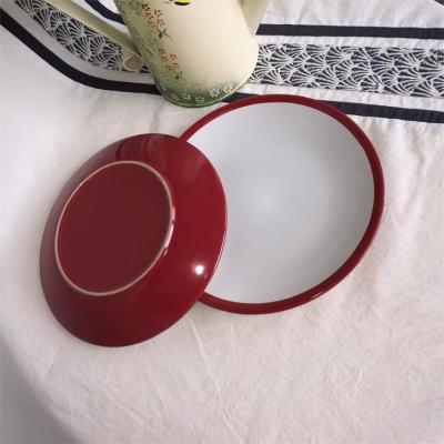 China LFGB certificou o círculo brilhante das placas de jantar da cerâmica com o esmalte brilhante vermelho à venda