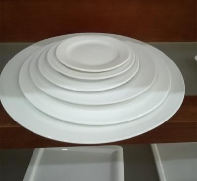 中国 カスタマイズ可能な非使い捨て可能なポーランド陶器のディナー用大皿、5インチの版 販売のため