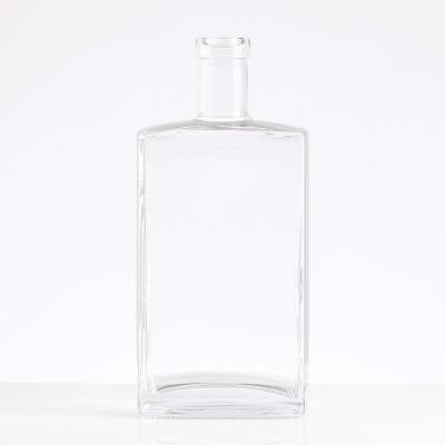 Chine OEM/ODM Bienvenue Finition du couvercle en verre de flint 750 ml Vodka 500 ml Bouteille en verre pour l'industrie à vendre