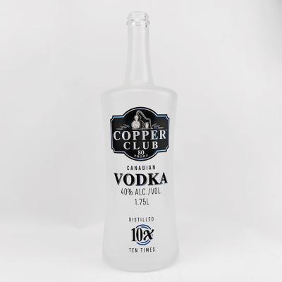 Chine Bouteille de verre personnalisée ronde vide vodka whisky 750 ml 1000 ml bouteilles de liqueur décorative à vendre