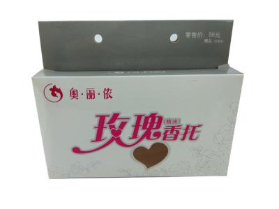 中国 Heart Shape PVC Window Gloss Lamination Custom Design Cardboard Paper Cosmetic Box Packaging with two holes Hanger 販売のため