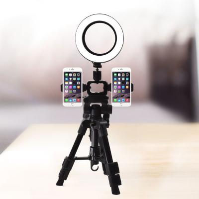 中国 Selfieリング ライトQ111が付いている単一の生きているRa90 4.2ftの卓上カメラの三脚 販売のため