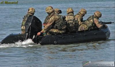 China Military PVC 4.3m Hard Bottom Inflatable Boats With CE Approved for sale