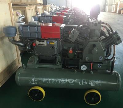 China Pequeña mudanza fácil portátil del compresor de aire de explotación minera del pistón de 3 cilindros en venta