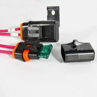China Fuse Holder Automotive Wire Harness With Black Copper Material Connector  For 125V Truck Auto for sale