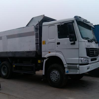 Chine Le camion à benne basculante de verseur SINOTRUK HOWO 10 roule des marchandises de la charge 25-40tons du mètre 10-25cubic à vendre