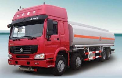 Chine Camion 30CBM de réservoir de stockage de pétrole de SINOTRUK HOWO pour le transport 8X4 RHD Euro2 336HP d'huile à vendre