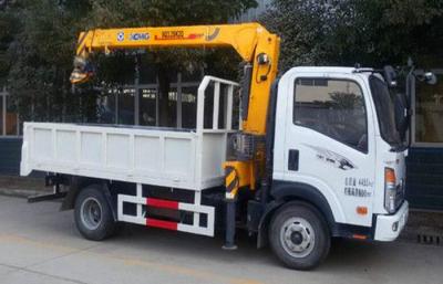 China High Efficiency 3.2 T Hydraulic Truck Mounted Cranes With 2080 Lengthened Cab for sale