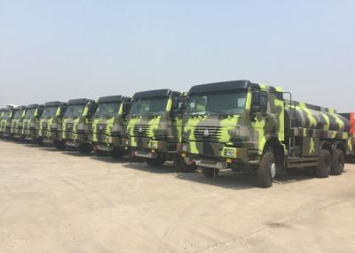 China camión de petrolero militar del combustible de 336HP HOWO 16 - camiones del transporte del petróleo crudo 25CBM en venta