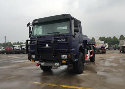 China 4X4 Off Road Oil Tank Trucks / Edible Oil Transport Truck Hydraulically Clutch for sale