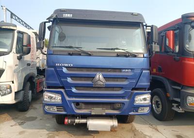 China Sinotruk Howo 30-40cbm Fuel Tank Truck 8x4 Lhd Euro 2 420 Hp for sale