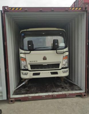 Cina SINOTRUK HOWO 5 tonnellate di veicolo leggero LHD per la logistica ZZ1047C2813C145 in vendita
