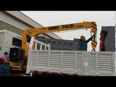 HOWO Truck Mounted Crane