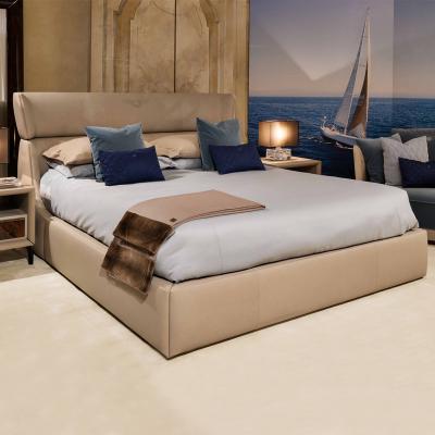 China Fashion Leather Modern Bedroom Furniture Sets Solid Wood Italian Luxury Bed for sale