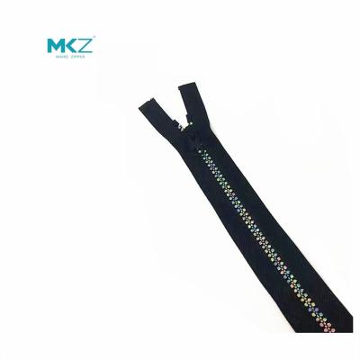 China No Regulated Color Teeth Plastic Outerwear Resin Zipper for sale