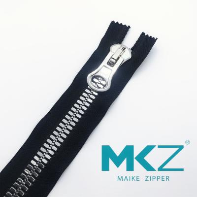 China Plated Platinum Teeth Black Plastic Zipper for sale