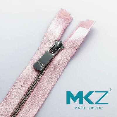 China Plated Platinum Teeth Silk Pink Heavy Duty Jacket Zippers Open End for sale