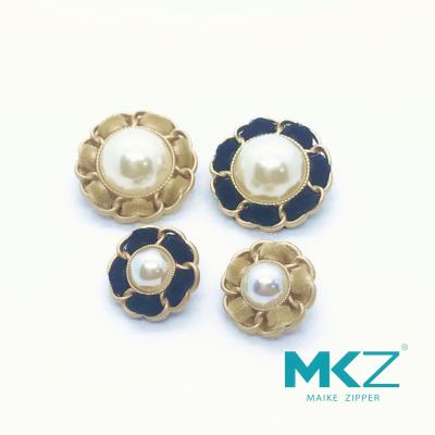 China Muli Color Flower Big 0.902 Inch Pearl Buttons for sale