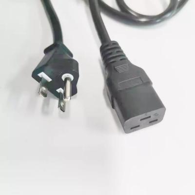 China IEC C14 resistente negro del cable de fuente de alimentación 14AWG a NEMA6-15P en venta