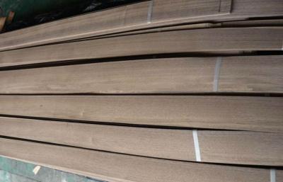 China Natural Plywood Walnut Wood Veneer Sheets For Hotel Decoration for sale