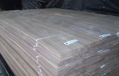 China Quarter Cut Walnut Furniture Wood Veneer , Dark Wood Veneering for sale