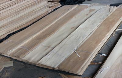 China Ceiling Panels Smooth Birchwood Veneer Crown Cut Cross Grain for sale