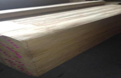 China Madera contrachapada rotatoria blanca amarilla de las hojas de chapa de la madera dura del pino del corte con el grado del AAA en venta