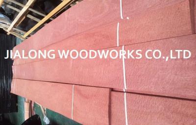 China Hoja de chapa de madera cortada natural de Sapele Pommele del corte para la decoración del hotel en venta