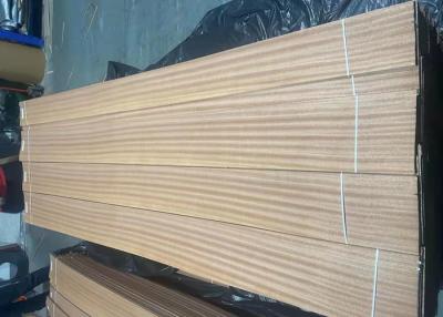 China Hoja de chapa cuarta de Sapele del corte para la madera contrachapada de la puerta en venta