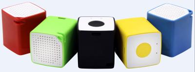 China Laptop Led Cube Bluetooth Speaker 62.5g Light Up Cube Speaker Computers PC for sale