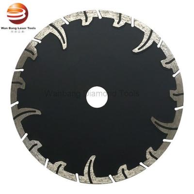 China Sintered Turbo Concrete Cutting Saw Blade With Triangle Protective Teeth for sale