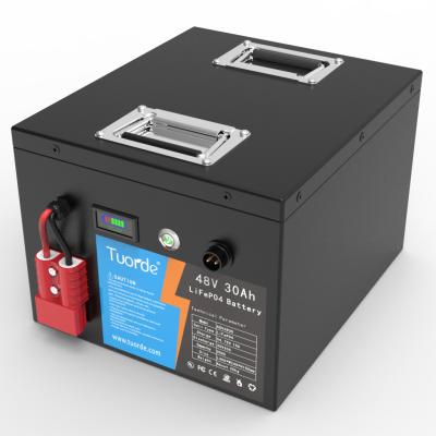 China Pacotes de bateria de lítio recarregáveis personalizados Vida útil de ciclo longo 48V 30Ah Para empilhadeira AGV à venda