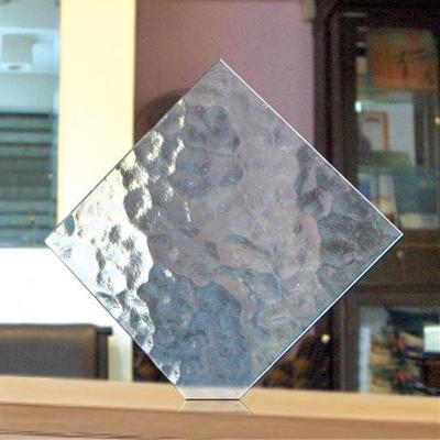 China O sólido moderado modelado geado do vidro 3mm figurou o vidro rolado à venda