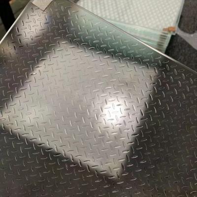 China Safety Patterned Tempered Glass Anti Slip Toughened Laminated Glass for sale
