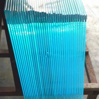 中国 固体低い鉄の和らげられたガラスは、建物のための超明確なガラスをカスタマイズした 販売のため