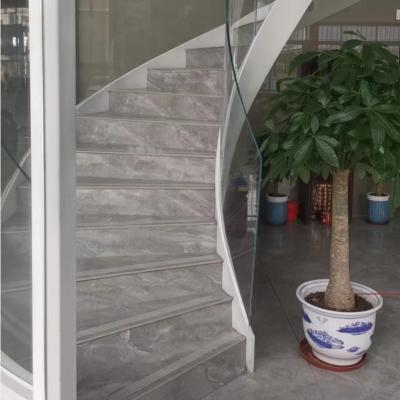 China Inwendige trappensysteem zonder raam en gehard glasrail Trappengraaf gehard glas Te koop