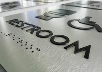 China Brushed ACM ADA Braille Restroom Signs Rounded Corner 1/32