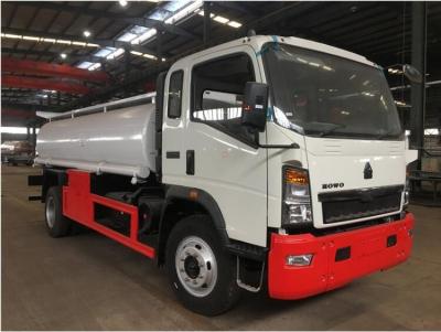 Cina camion di rifornimento di carburante dell'aeroporto 10m3 autocisterna mobile 10000L dell'olio di 90 km/ora con l'erogatore del combustibile in vendita