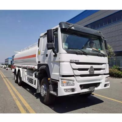 Cina 6000 camion di trasporto del gasolio del camion di serbatoio di combustibile di gallone HOWO 20000L in vendita