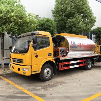 China 6000 Liter 6m3 Bitumen Spreader Truck Distributor Truck Rhd for sale