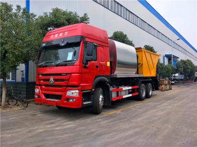 China 20 Ton Delivery Asphalt Distribution Truck HOWO 8x4 Left Hand Drive for sale