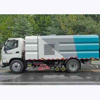 Cina Tow Road Sweeper Street Vacuum Cleaner Truck With Minimum Off Ground Height 240mm in vendita