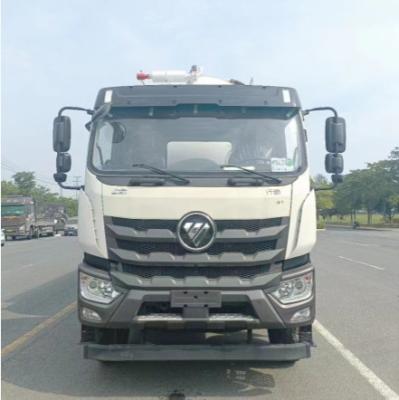 中国 95HP Animal Fodder Bulk Feed Truck Featuring Tyre Specfication 7.00-16 販売のため