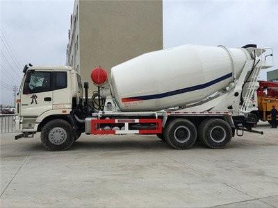 China Dongfeng 6*4 10 Cubic Meters Cement Mixing Truck With 13870kg Curb Weight Te koop